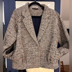 Brian Bailey Tweed Coat, fully lined, with pockets and buttons.